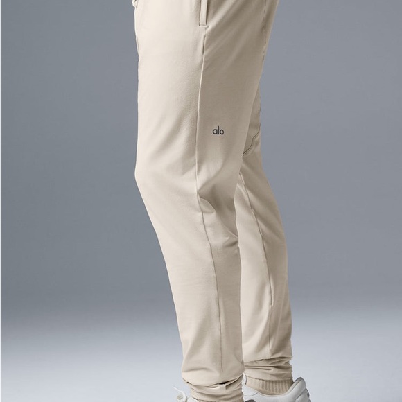 ALO Conquer Revitalize Pant - Picture 3 of 9